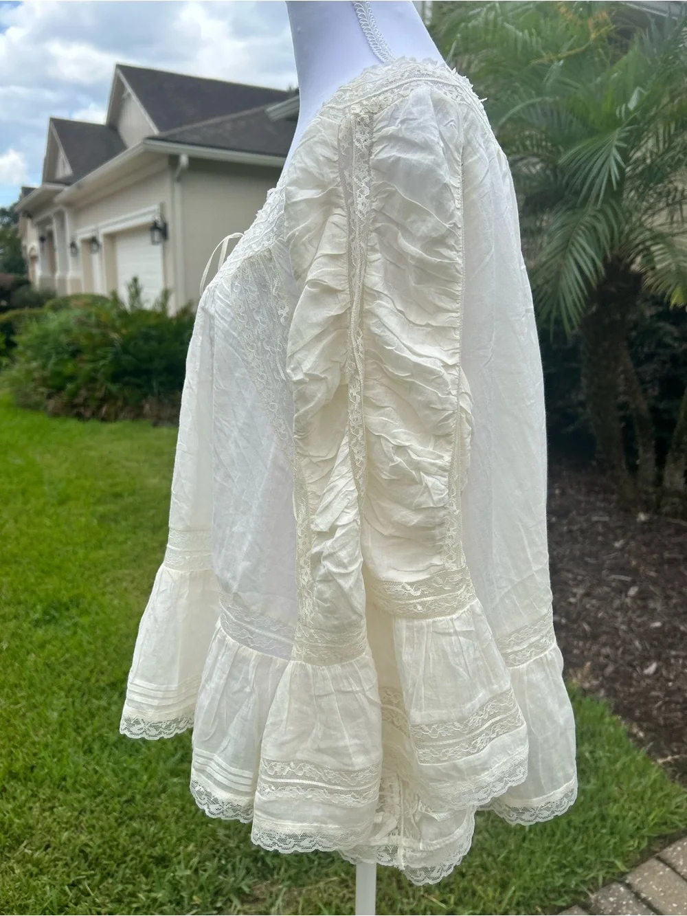 NWT🌷(S) Free People She’s a Romantic Boat Neck Bell Sleeve Lace Paneling Blouse